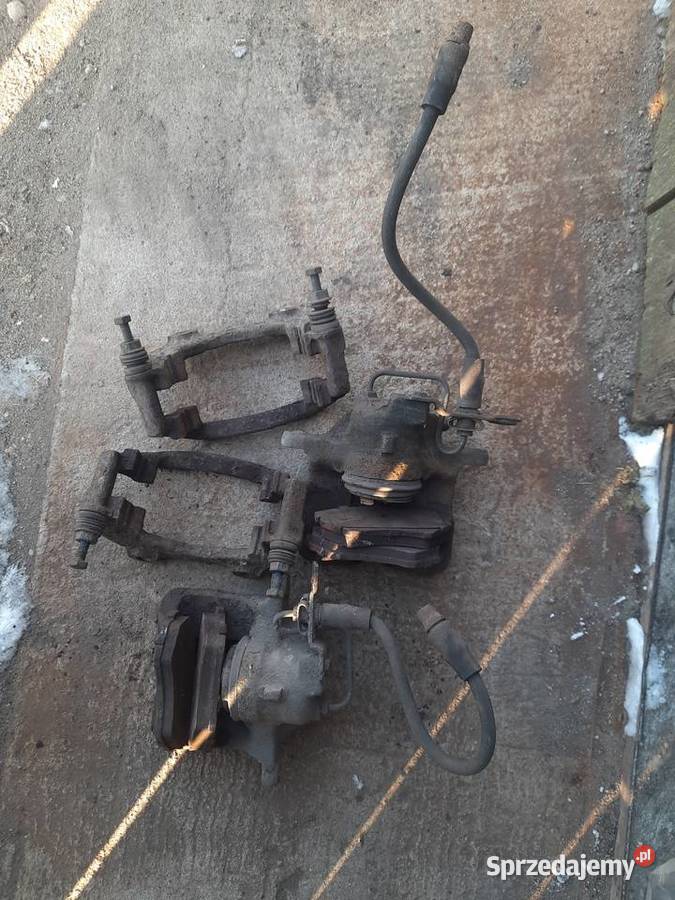 Zaciski hamulcowe przód jarzma Audi A4 B5 Passat Bobrowniki