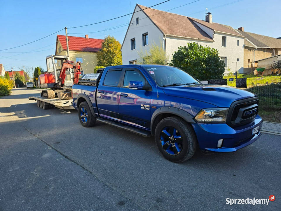Dodge RAM 57 Hemi Wersja Sport Pneumatyka elektryczne lusterka Strobice