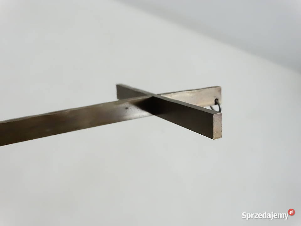 Mosiężny krzyż ścienny wiszący minimalistyczny Biłgoraj