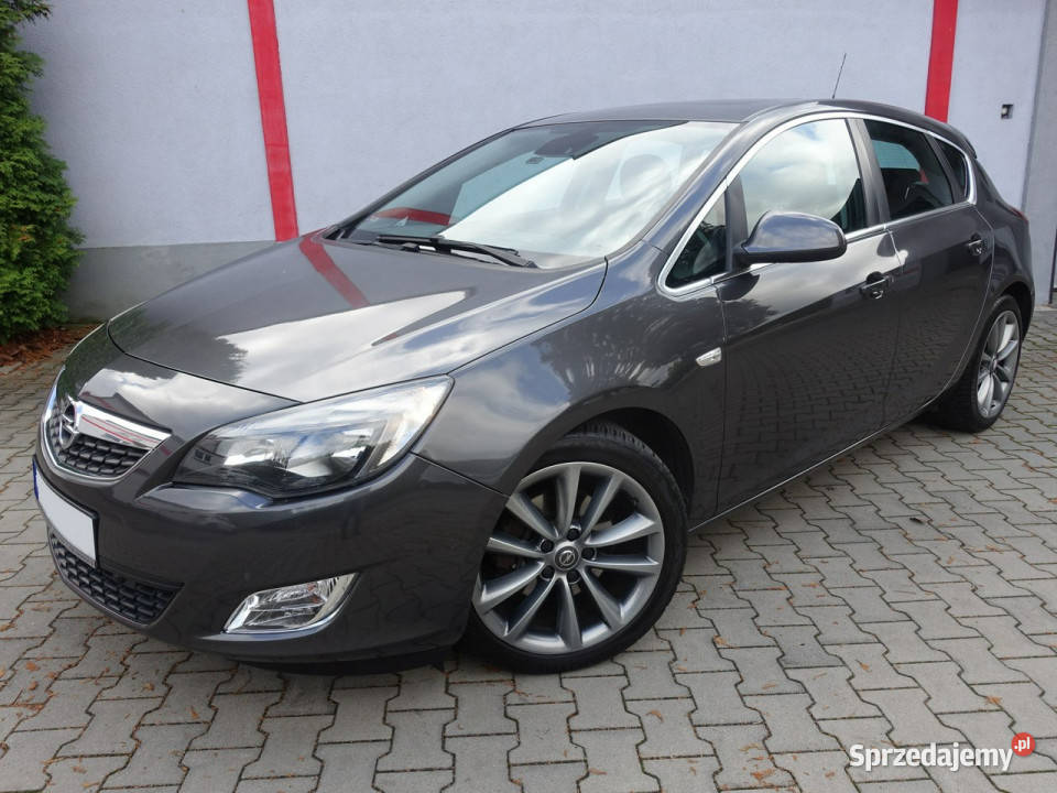 Opel Astra 16T Klimatronik Alu Światła dzienne 180KM Częstochowa sprzedam