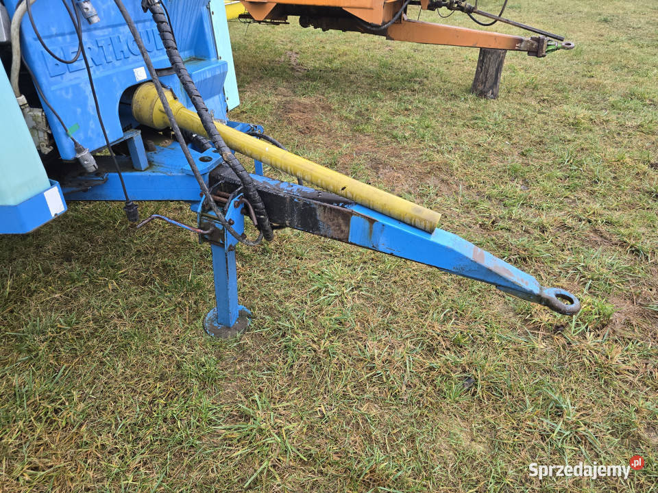 Opryskiwacz ciągany BERTHOUD RACE 32SX24 2500 L Włosty