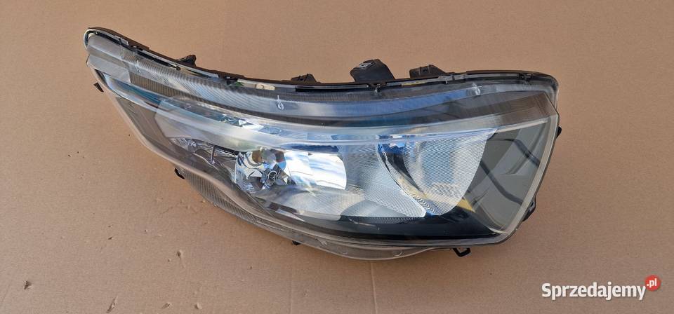 IVECO DAILY IV LAMPA REFLEKTOR PRAWY 5801473749 Lampy przednie Bieleń