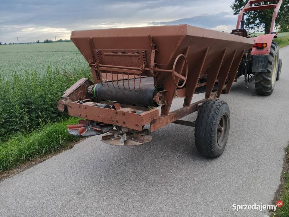 Rozsiewacz wapna Piast RCW 3 Skarżyn