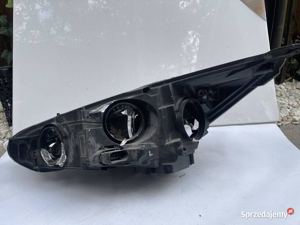 FORD FOCUS MK3 LIFT XENON PRAWA LAMPA PRZÓD Ostroróg sprzedam
