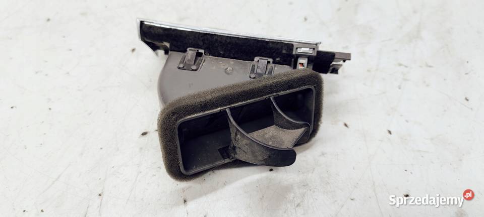 KRATKA NAWIEWU PRAWA AUDI A6 C6 4F1820902B osobowe Przystajń
