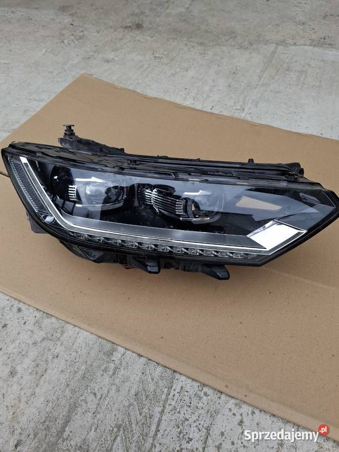Przedni prawy reflektor led do Passata B8 Stężyca
