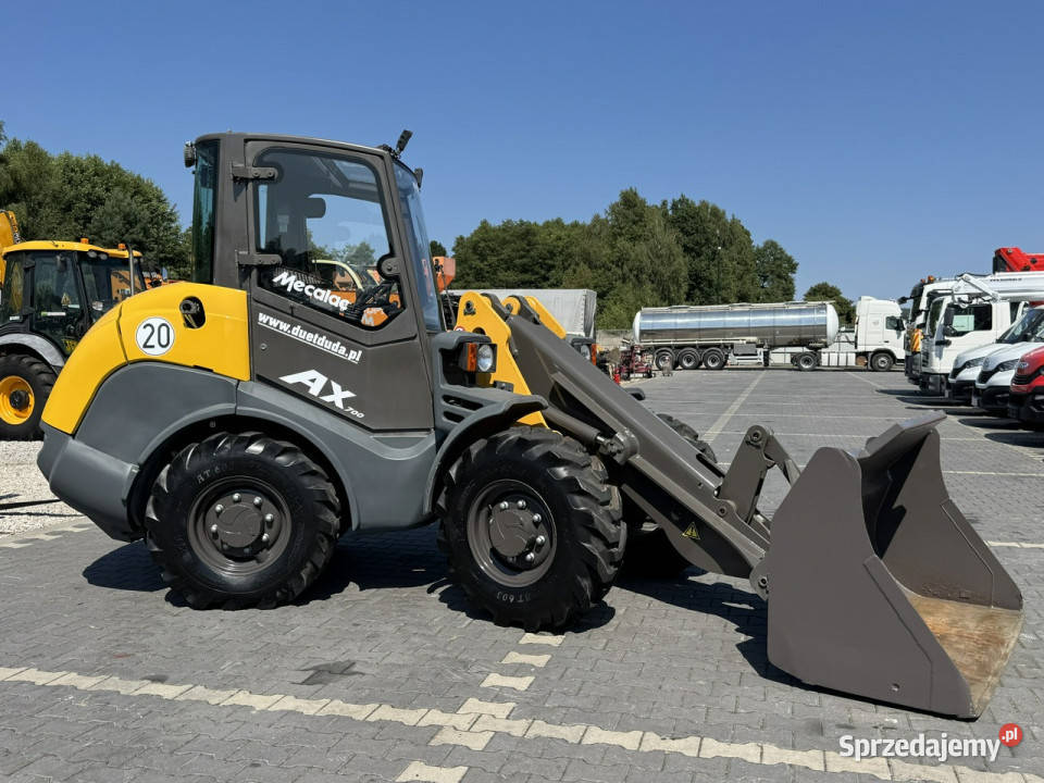 średnia kołowa Mecalac AX 700 SzybkoZłącze Łyżka Widełki