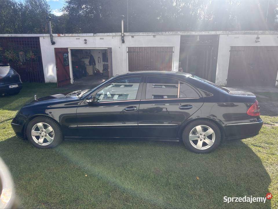 Mercedes W 211 Sedan / Limuzyna Człopa