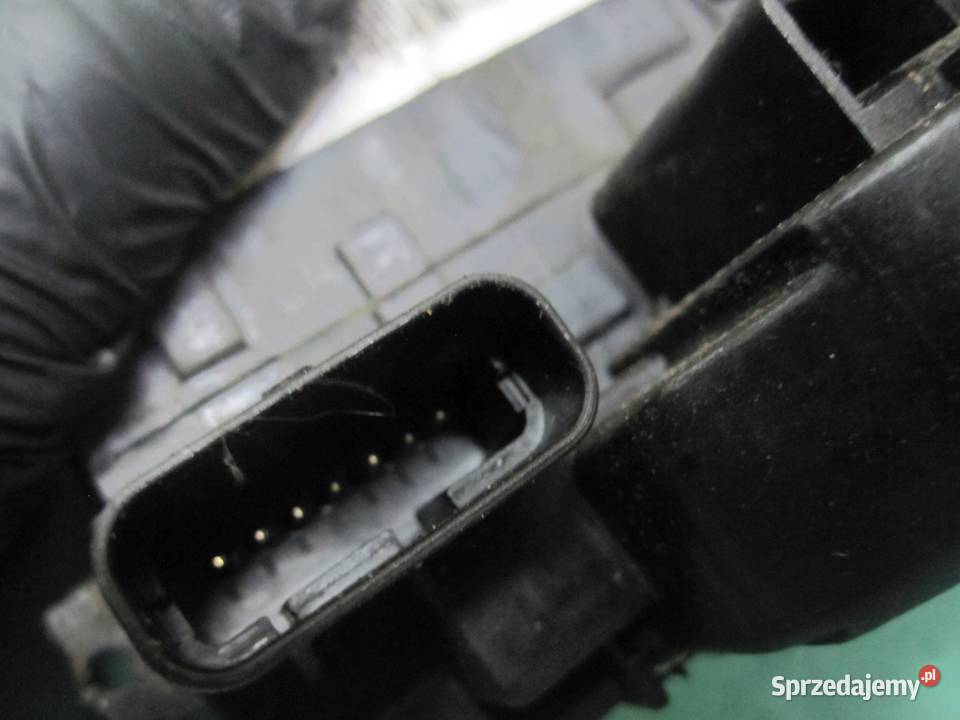 HYUNDAI SANTA FE II 09r zamek drzwi prawy przód osobowe świętokrzyskie