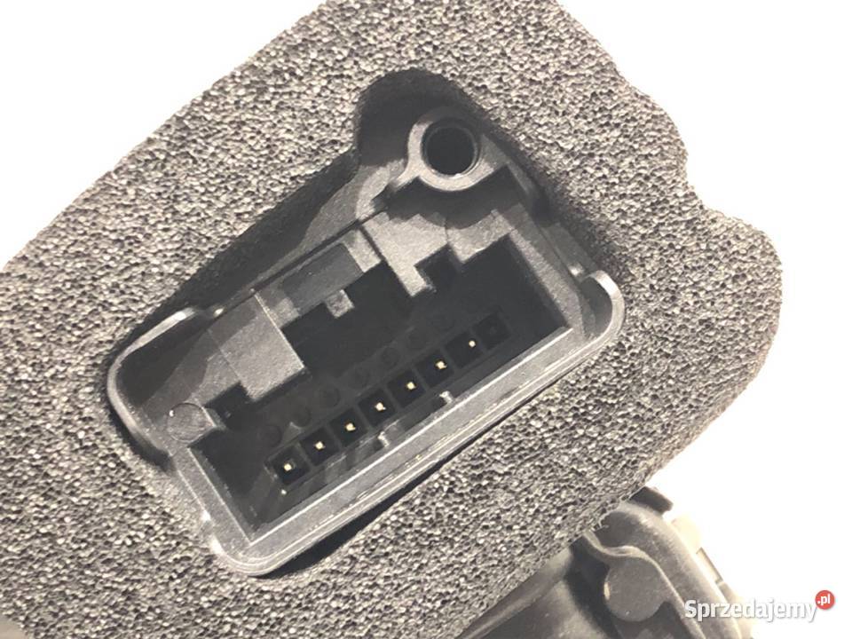 ZAMEK DRZWI PRAWY PRZÓD SKODA OCTAVIA IV