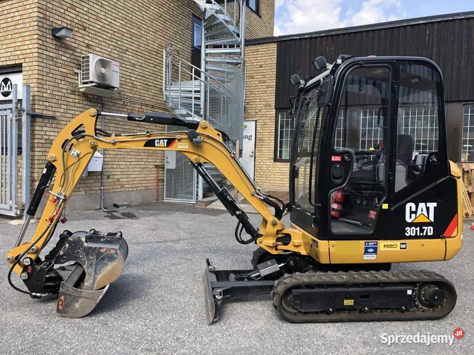 minikoparka 2018 Caterpillar 3017D sprzedam
