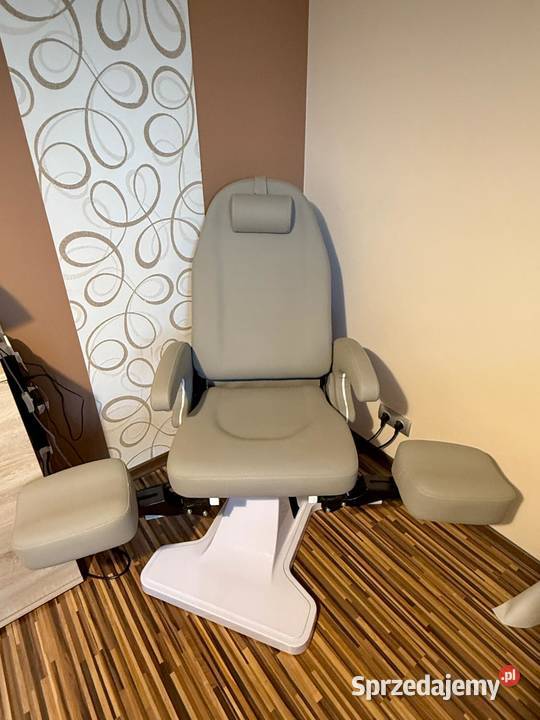 Fotel kosmetyczno podologiczny regulowany