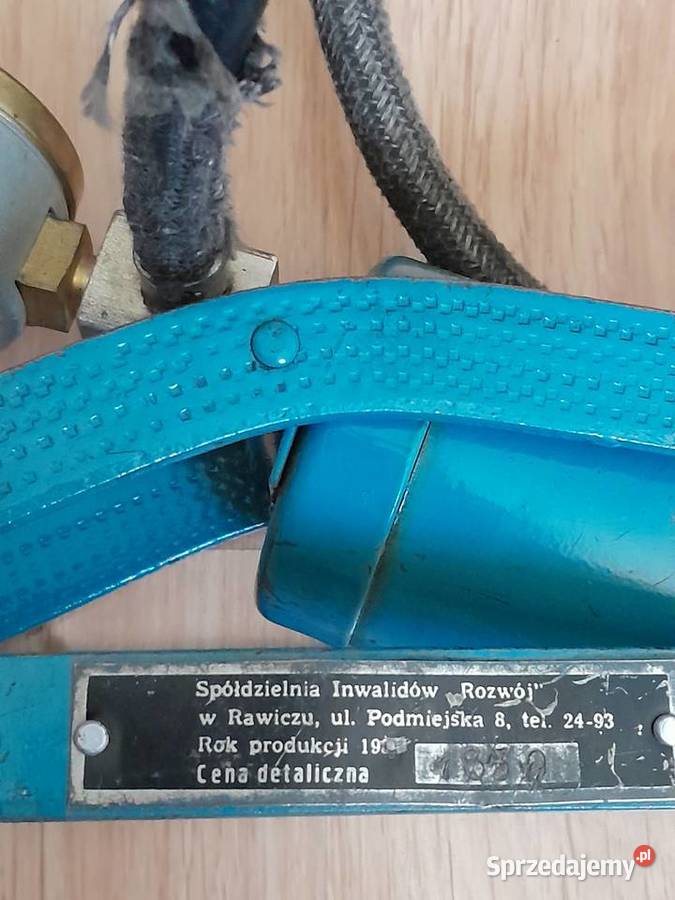 Pompka nożna z czasów PRL dolnośląskie Polkowice