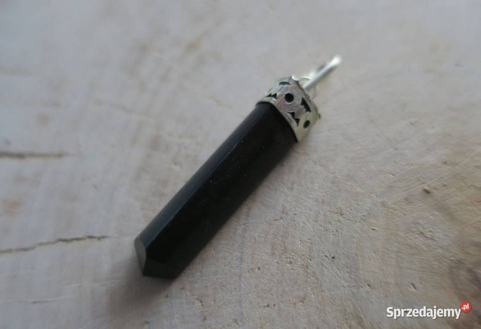 Wisiorek czarny turmalin zawieszka Brwinów