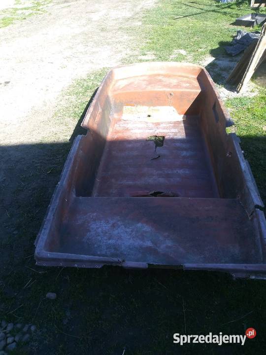 Łódka plaskodenna 260110 do remontu