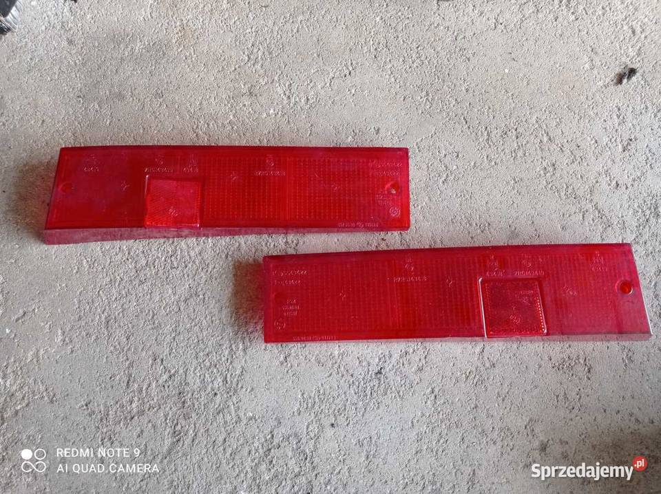 Błotnik tylny lewy Fiat 126 FL stary zapas