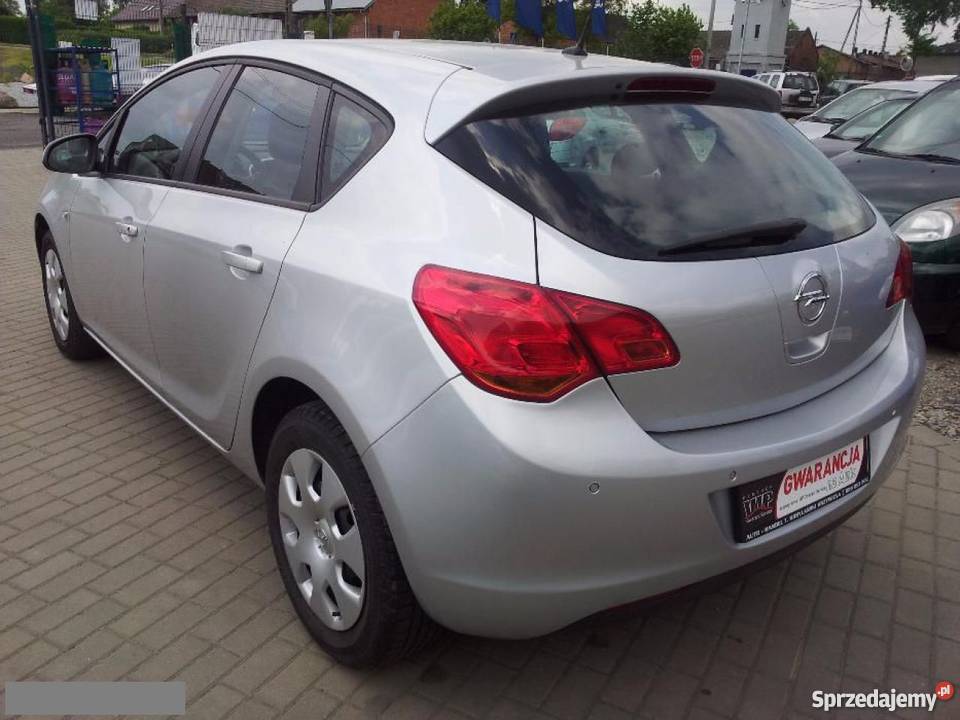 Na sprzedaż Opel Astra 2010 Krzywizna