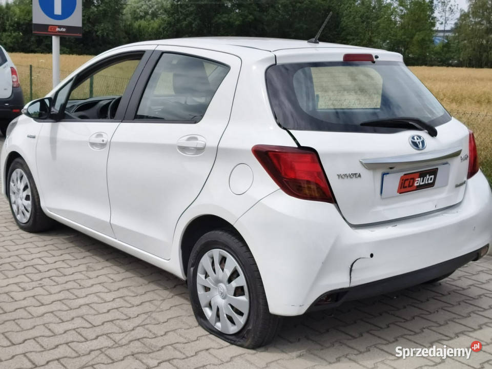 Toyota Yaris 15 benzynka hybryda automat 4/5