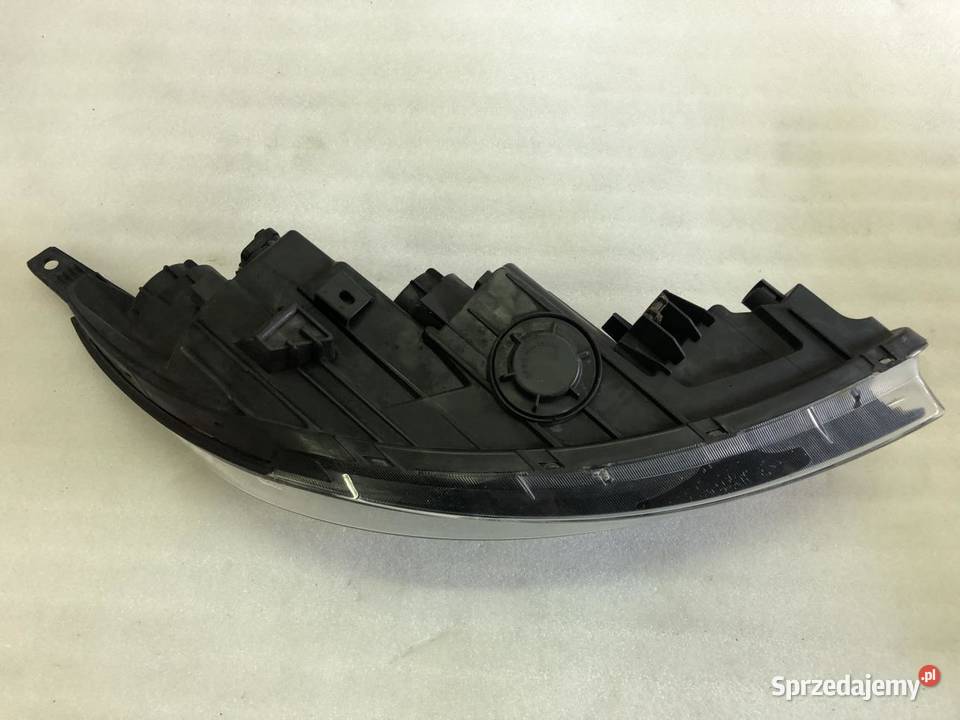 LAMPA LEWY PRZÓD 921013U270 KIA SPORTAGE III ANG osobowe Lampy przeciwmgielne