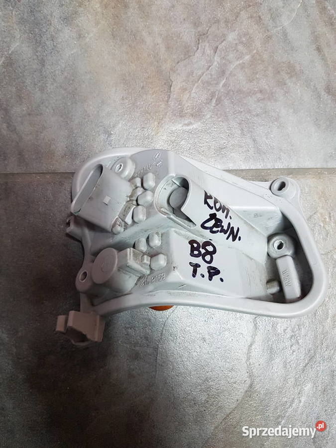 AUDI A4 B8 KOMBI WKLAD LAMPY TYL PRAWY LED Turek sprzedam