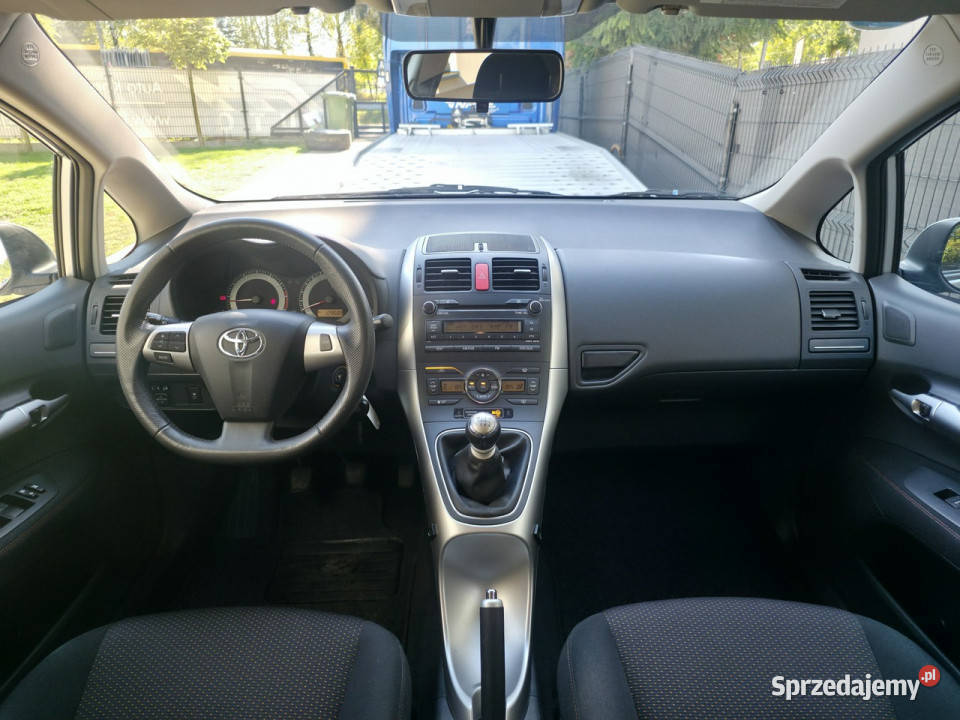 Toyota Auris 16 Benzyna Serwisowany Gwarancja Piekoszów sprzedam