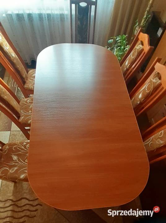 Sprzedam rozkładany stół plus 8 krzeseł sprzedam