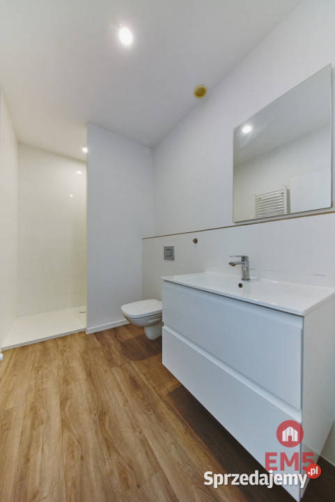 Dom wolnostojący 890m2 Raczki blacha