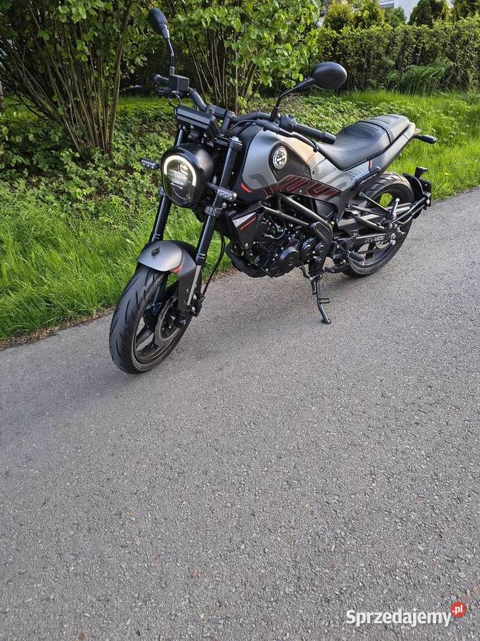 Benelli Leoncino 125 2022 przebieg 2600 Rok produkcji 2022 Benelli