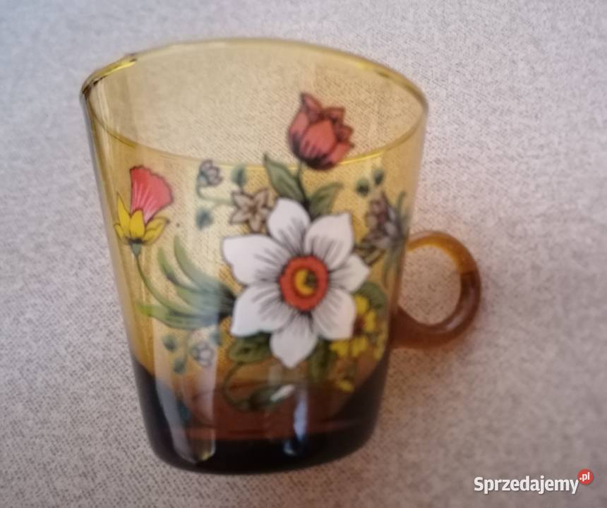 Filiżanka z kwiatkiemmiodowe szkło Porcelana i szkło łódzkie Łódź