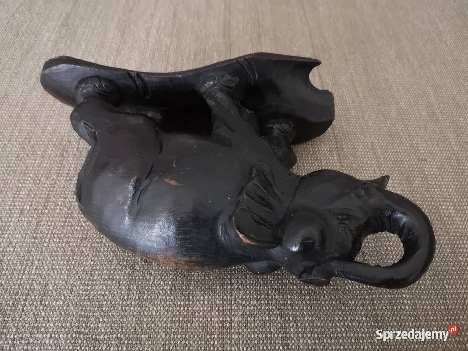 Stara rzeźbiona w drewnie kolonialna figurka Katowice