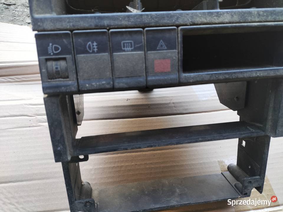 AUDI 80 B3 B4 PANEL SCHOWEK ŚRODKOWY RAMKA RADIA Motoryzacja lubelskie Kamień-Kolonia sprzedam