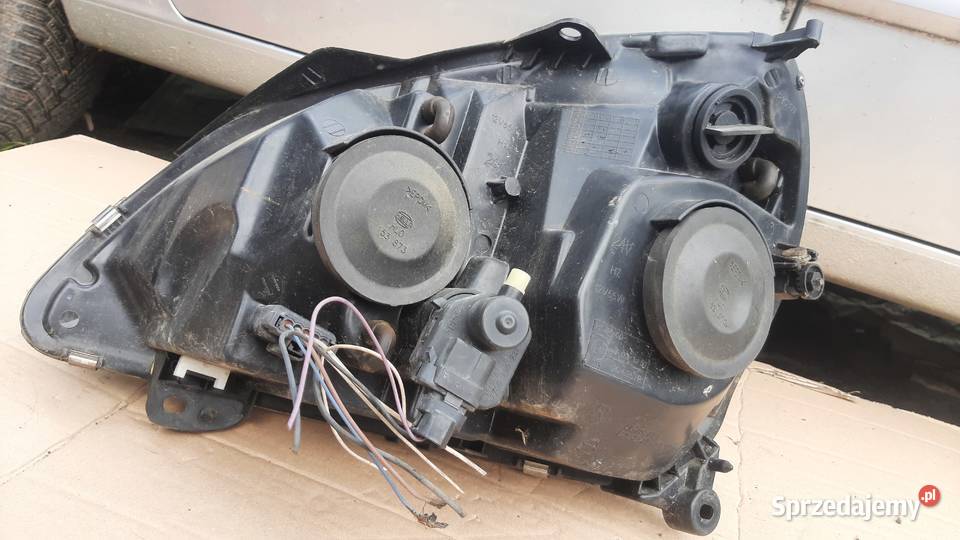 lampa prawa przednia CZARNA Renault Clio II lift dolnośląskie Dębno