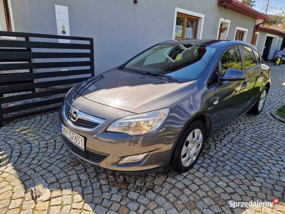 Astra J 100 bez wypadku oryginalny lakier kurtyny powietrzne