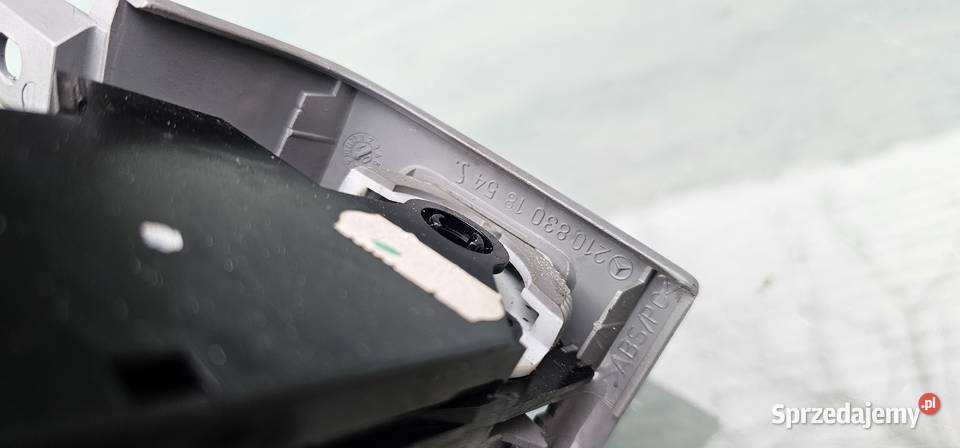 Kratka nawiewu prawa mercedes w210 2108301854 osobowe Zbąszyń