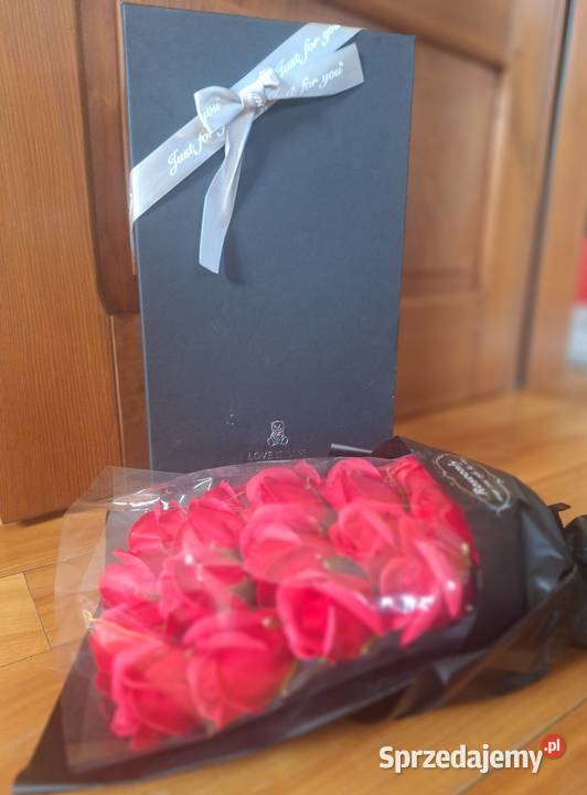 Bukiet 18 mydlanych roż w pudełku prezentowym podkarpackie Strzyżów