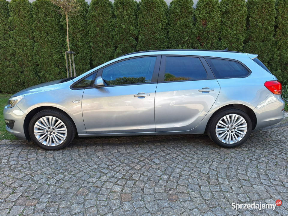 Opel Astra Sport Tourer 14 Turbo Edition J Siewierz sprzedam