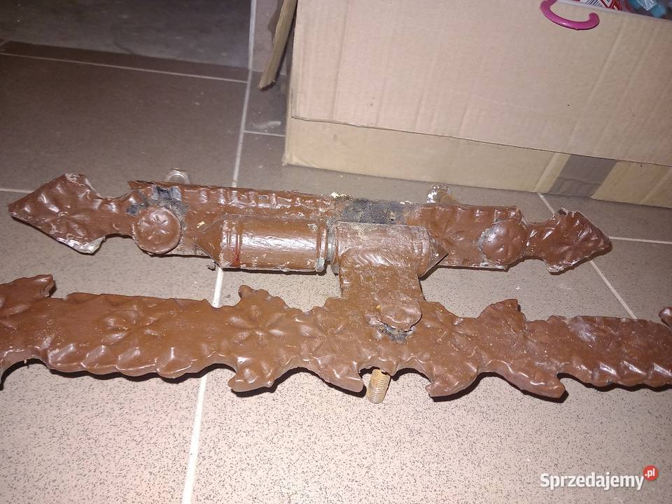 Zawiasy kute szyldy klamka zamek Ptaszkowa