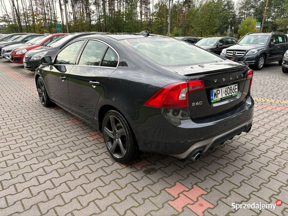 Volvo S60 D2 RDesign Xenony Ciemne skóry Lifting ASR (kontrola trakcji) Lipówki