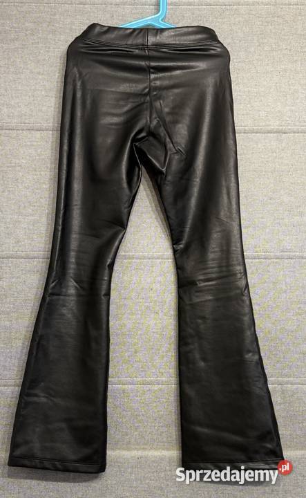 Dziewczęce spodnie dzwony ze skórzanym efektem Rozmiar 152 Żyrardów