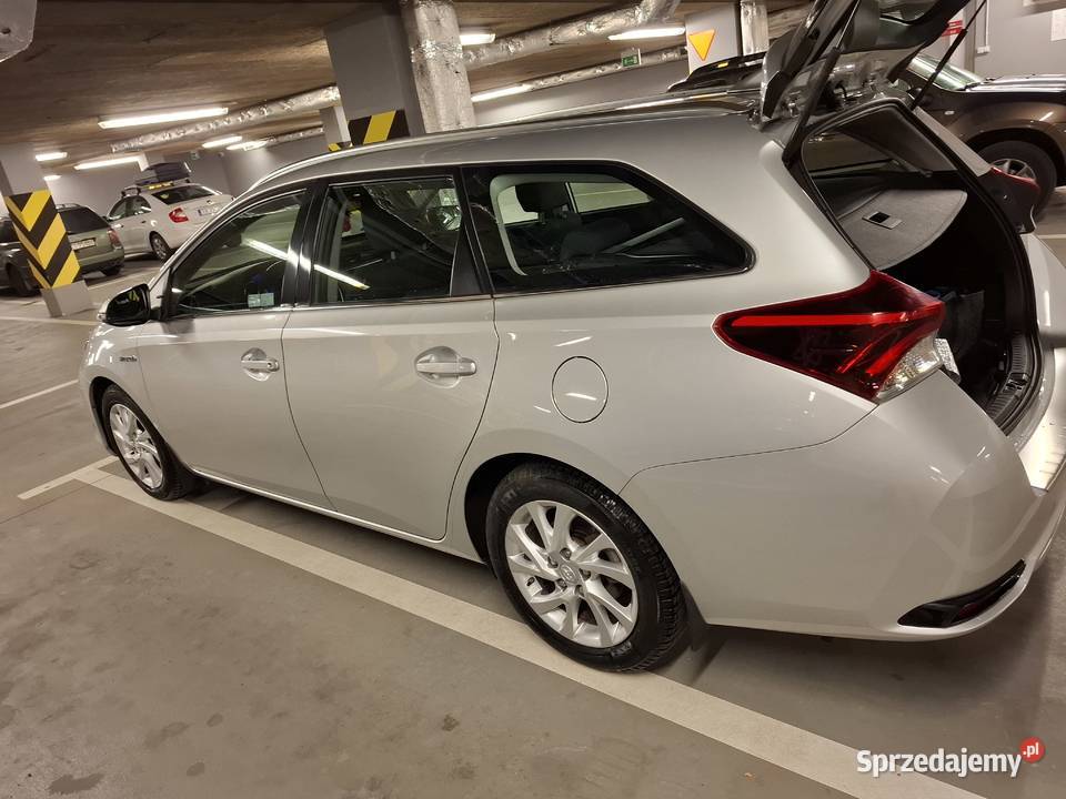 Sprzedam Totota Auris Kombi Hybryda hybryda Kielce