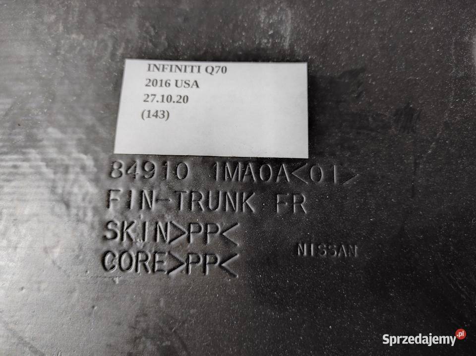 BOCZEK ŚRODKOWY BAGAŻNIKA INFINITI Q70 M30 M37 Nowy Tomyśl