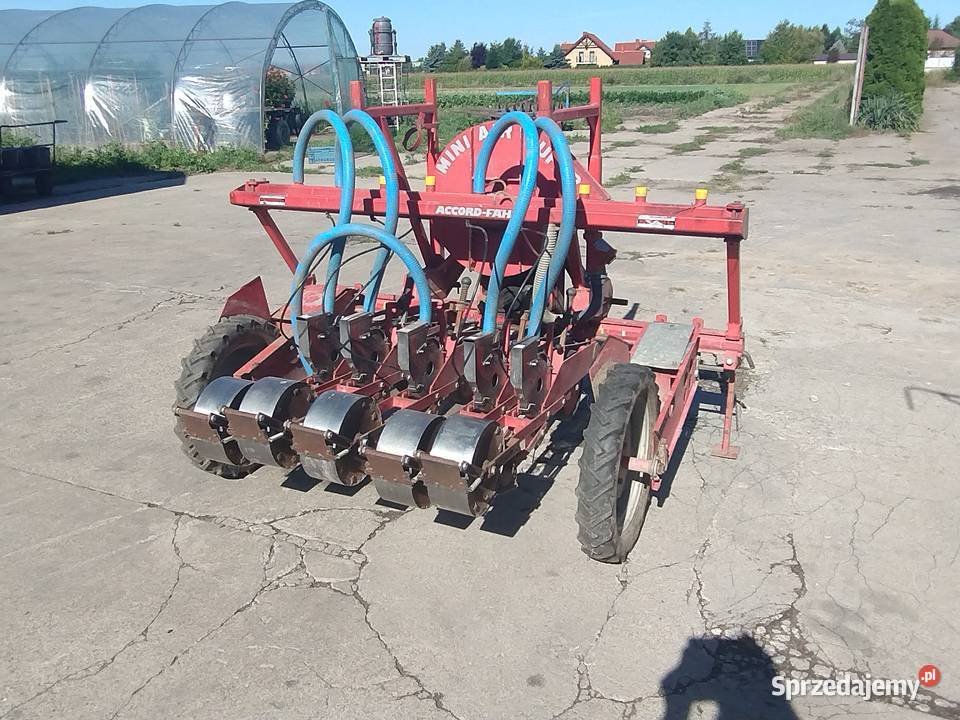 Siewnik do wzrzyw ACORD Międzyrzecz-Wybudowanie
