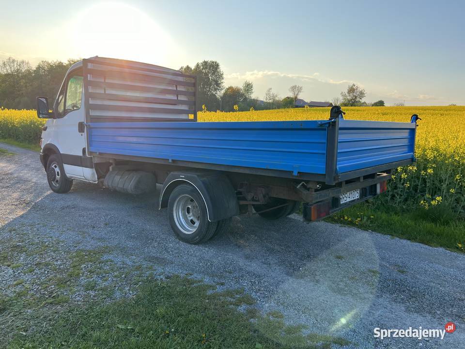 Iveco Daily 35C12 2005r 23 1152005r WYWROTKA Rok produkcji 2005 Wielopole Skrzyńskie