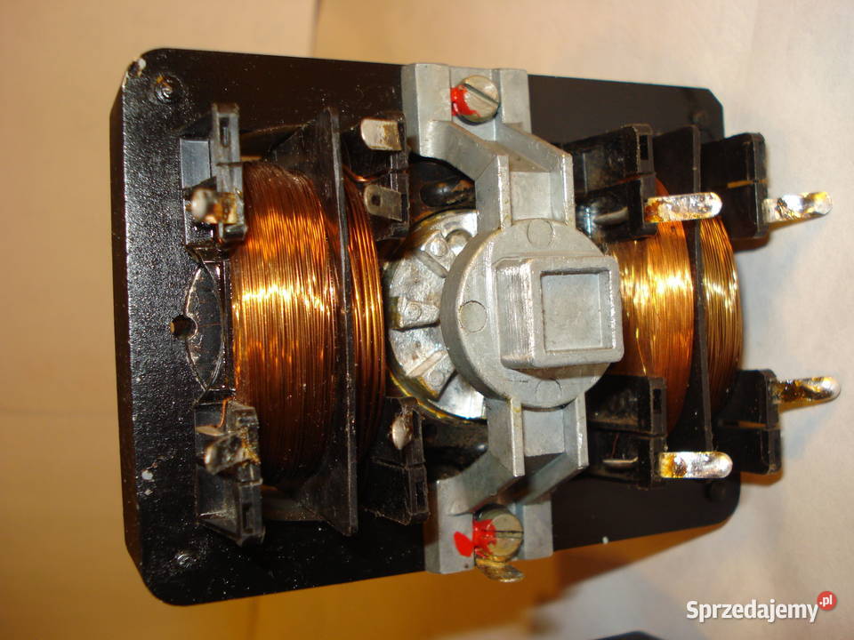 Silnik magnetofonu szpulowego UNITRY z rodziny Gdynia