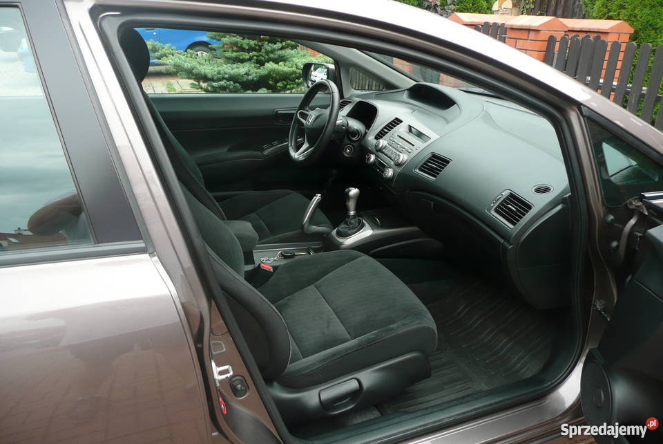 HONDA CIVIC VIII 2011 r 18 140 SEDAN Olsztyn