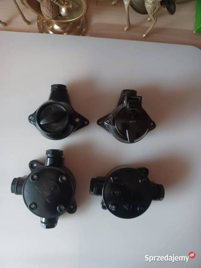 Puszki gniazdo i wyłącznik z bakelitu Kolekcja Rynny i spusty Rynny i spusty Poznań