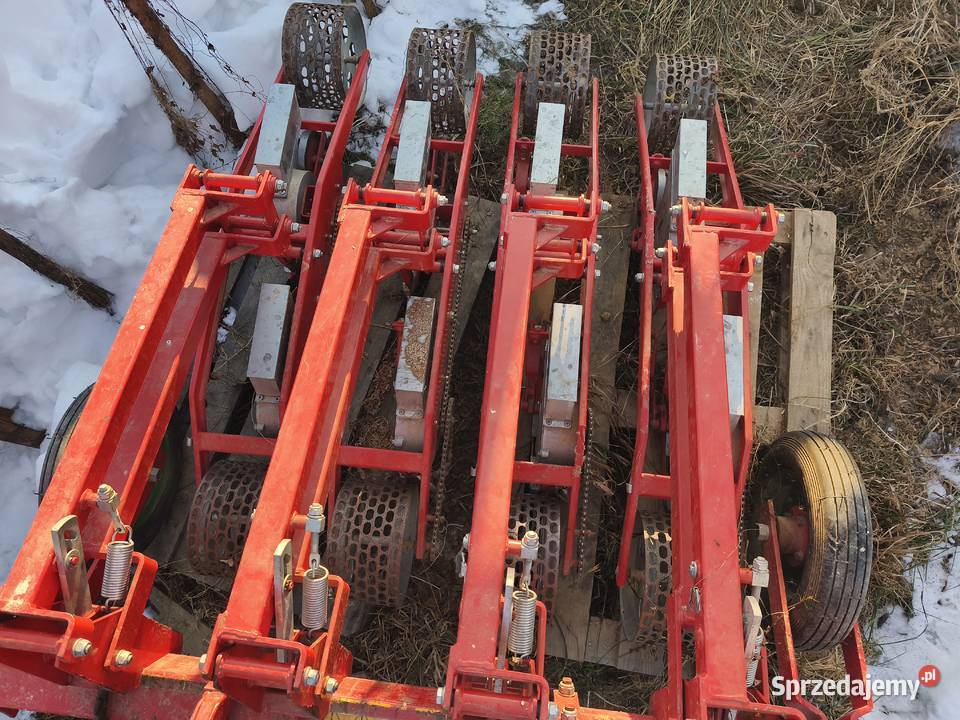 Siewnik łyżeczkowy 8 rzędowy Ujkowice