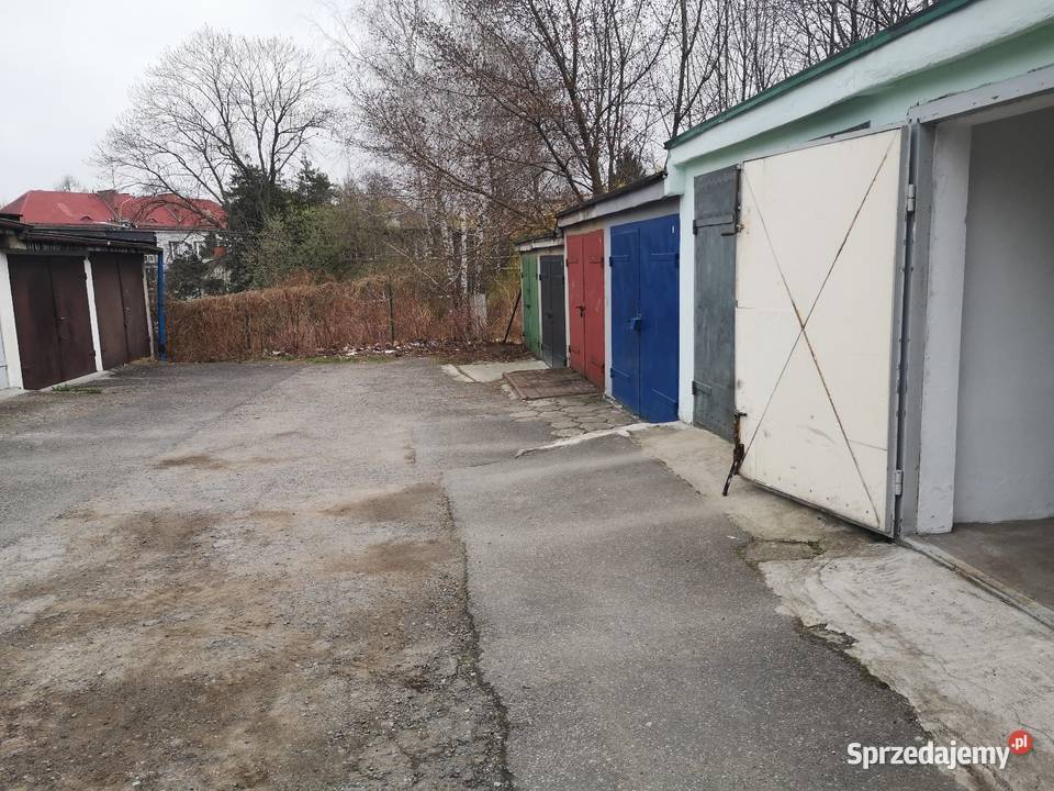 Garażmagazyn murowany w BielskuBiałej do Garaże i miejsca postojowe Bielsko-Biała