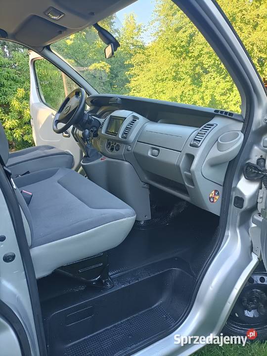 OPEL VIVARO 25 CDTI 9 osobowy LONG ASR (kontrola trakcji) Vivaro Gorzów Wielkopolski sprzedam
