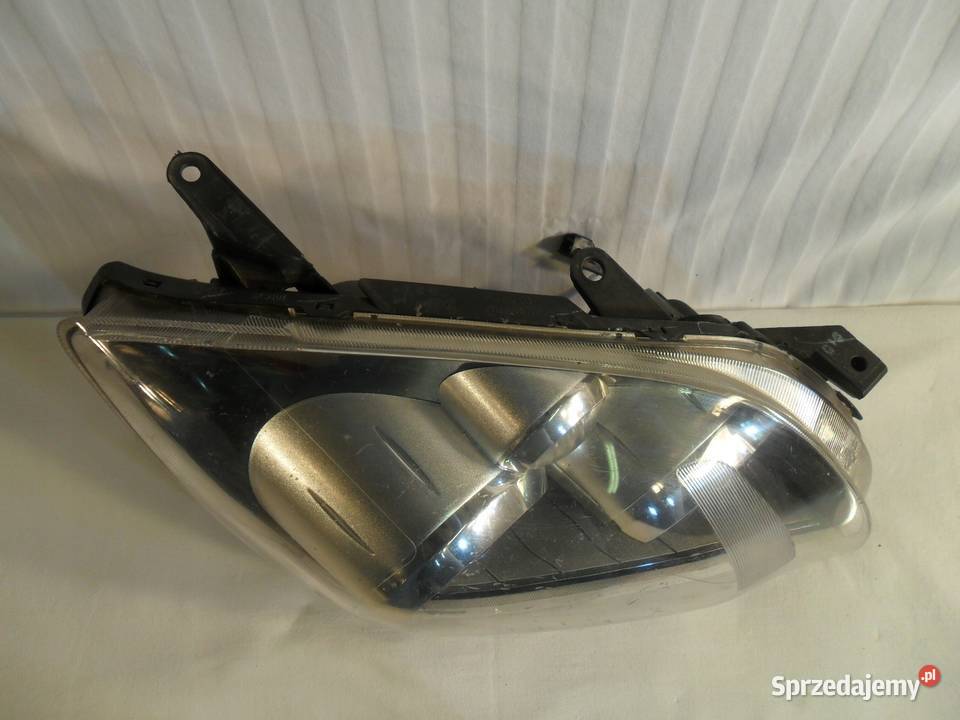 LAMPA PRAWY PRZÓD REFLEKTOR XENON EU TOYOTA sprzedam